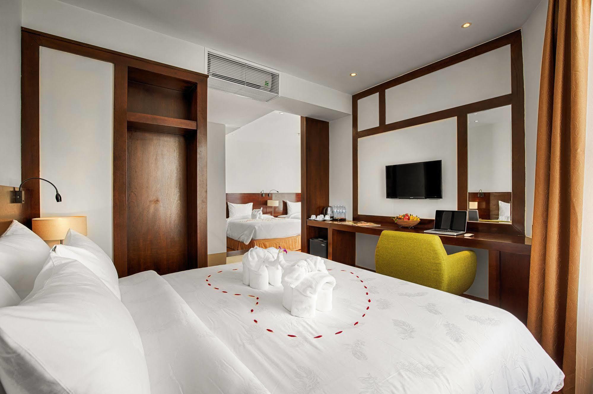 โซเฟีย สวีท โฮเต็ล ดานัง Hotel ภายนอก รูปภาพ